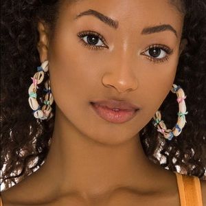 Casa Clara Shell Earrings. Brand new!